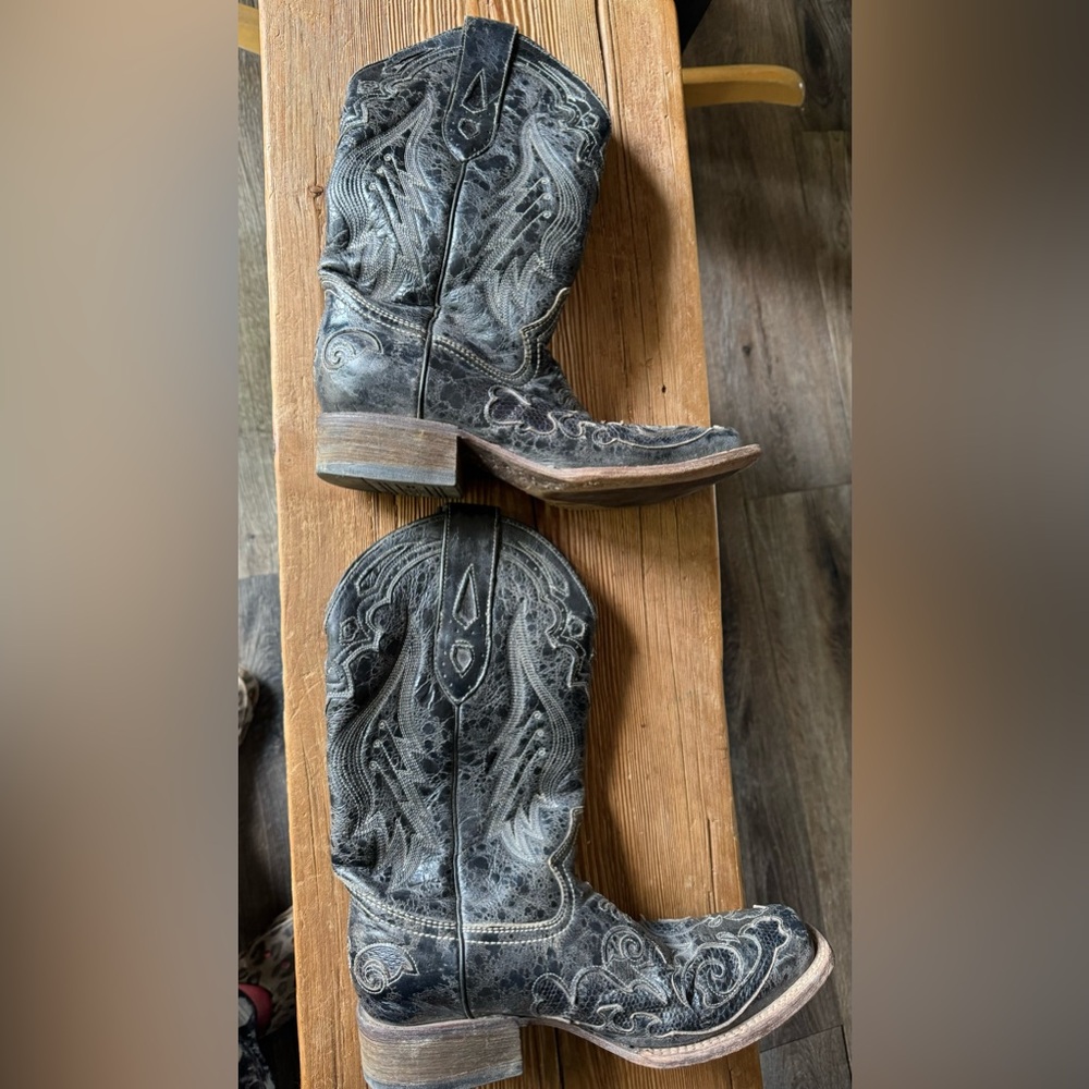 Corral boots